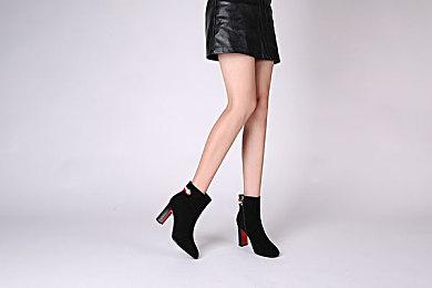 英伟达成为首家市值突破4万亿美元的公司